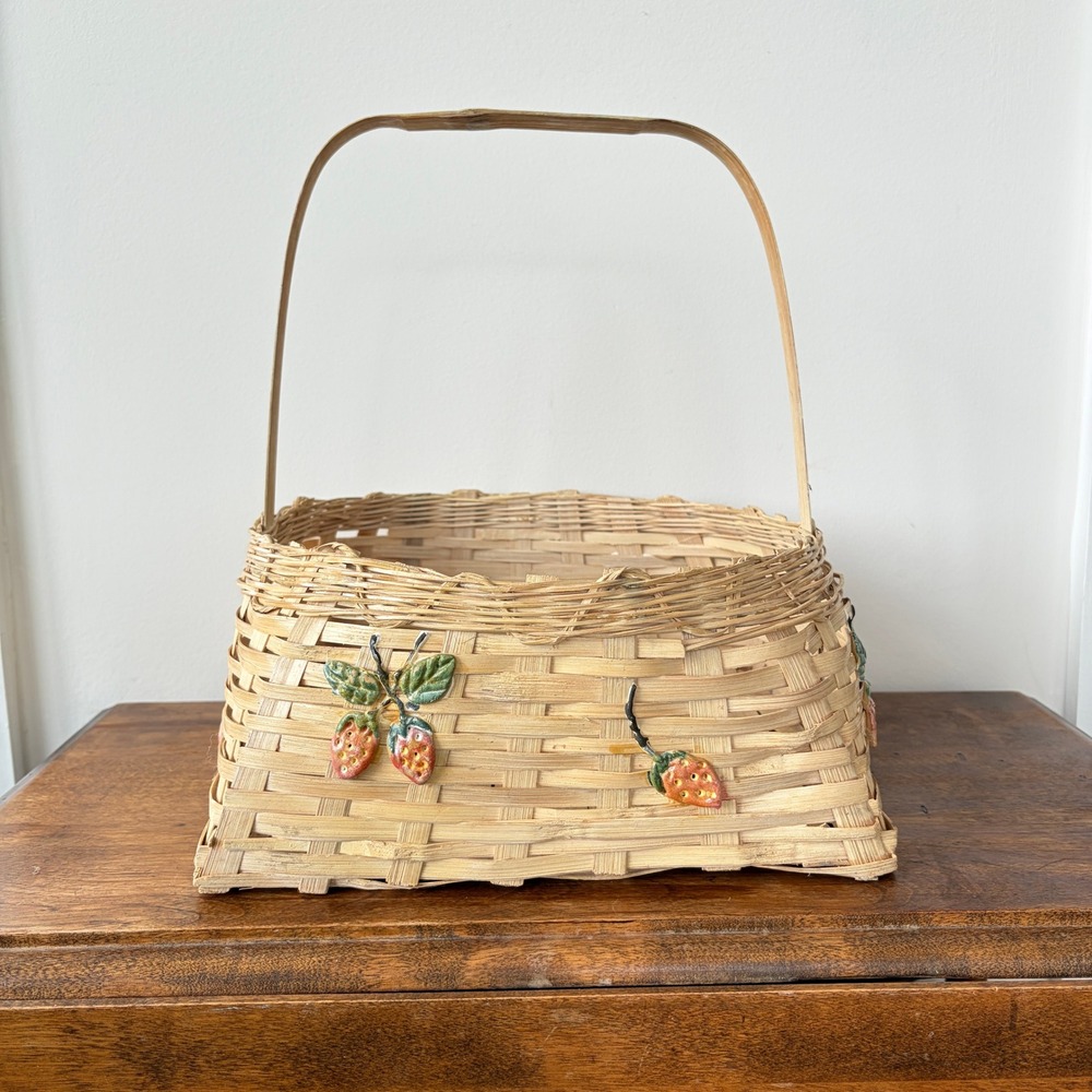 Vintage Woven Wood Splint Strawberry Basket Farmhouse Decor with Handle